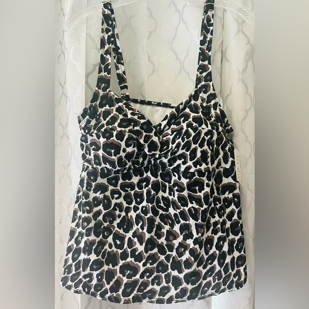 Liz Claiborne leopard print bathing suit top (tankini) - NWT!